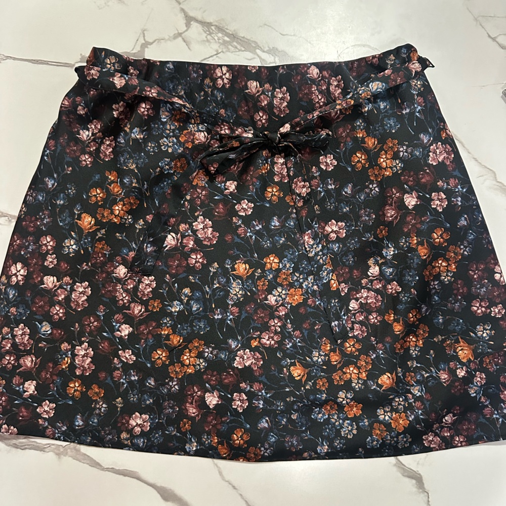 Abercrombie & Fitch Dark Floral A-Line Silk Effect Mini Skirt